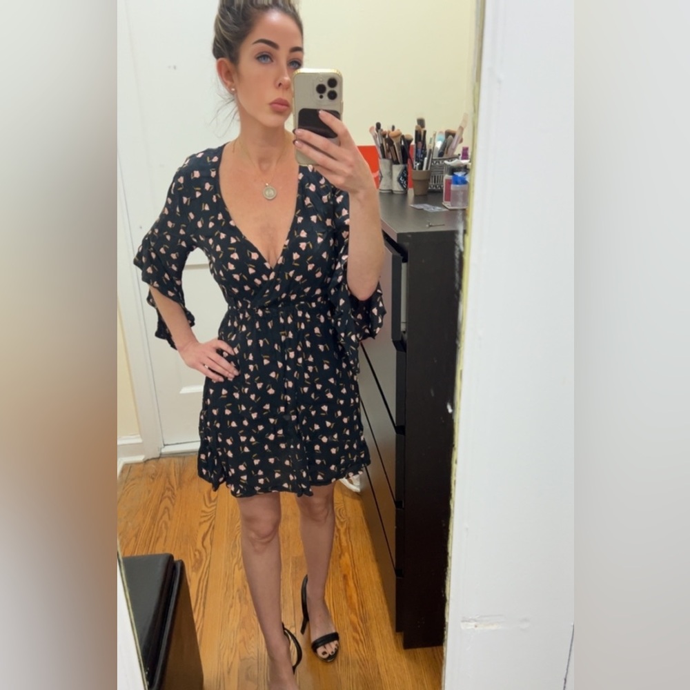 Billabong floral bell sleeve xs festival dress